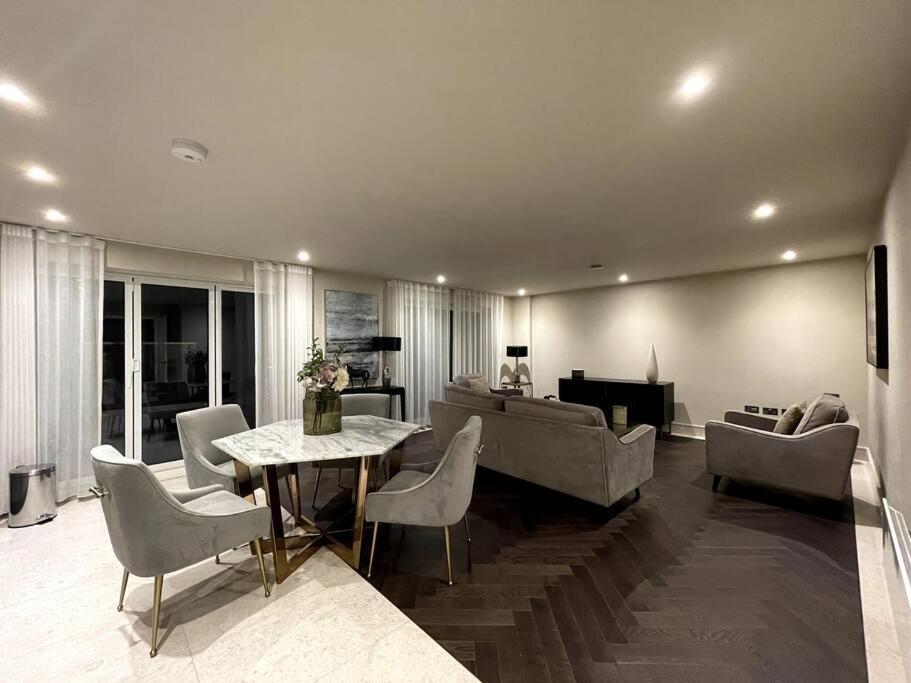 Ferienwohnung 2Br Urban Vista Retreat Chcl F7 Chigwell Exterior foto