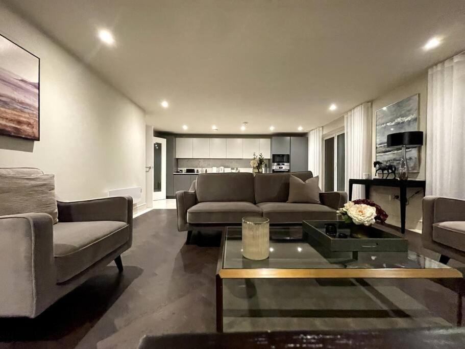 Ferienwohnung 2Br Urban Vista Retreat Chcl F7 Chigwell Exterior foto