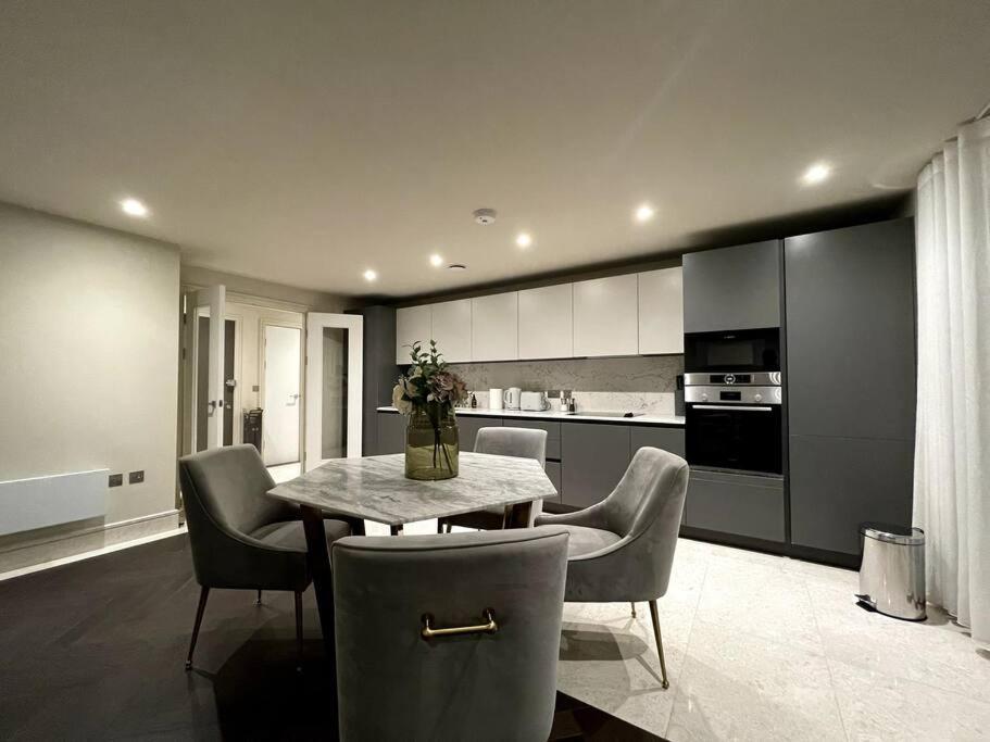 Ferienwohnung 2Br Urban Vista Retreat Chcl F7 Chigwell Exterior foto